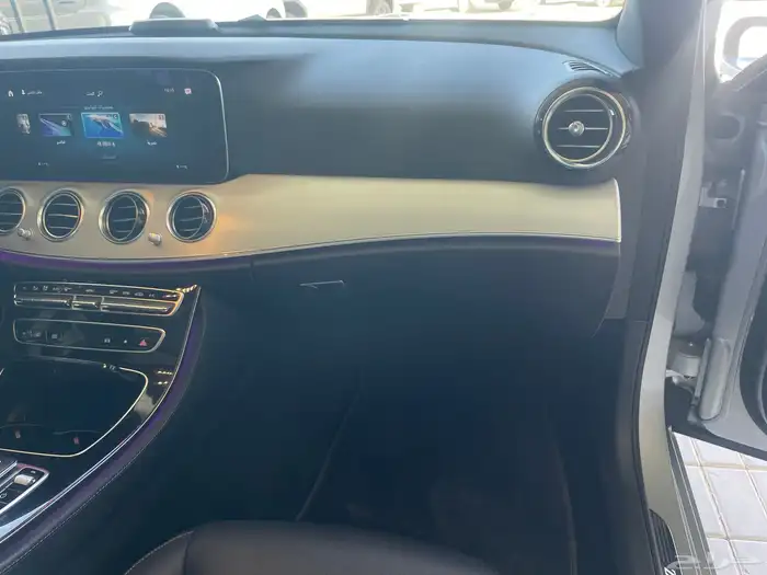 مرسيدس 2021 E250 رادار قياده ذاتيه فتحه سقف ( بنزين ) 2.0T 22