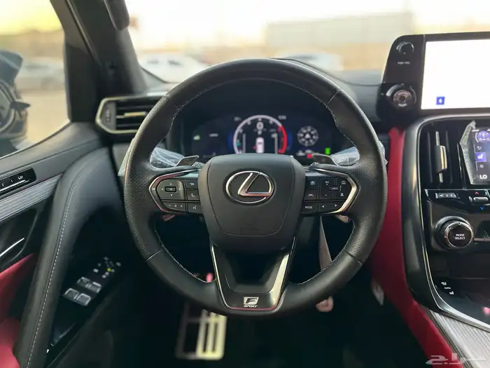 لكزس LX600 سبورت F موديل 2025 12