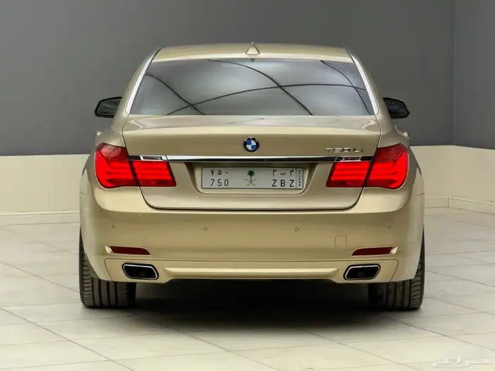 BMW 750Li 2011 ممشى قليل قمة النظافة 3