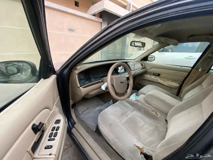 FORD CROWN VICTORIA 2007 4