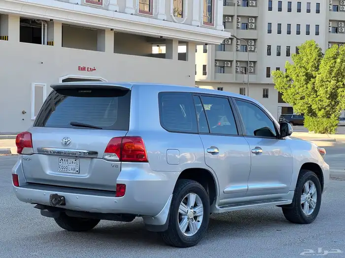 تويوتا لاند كروزر جيب موديل 2013 قمة النظافه 17