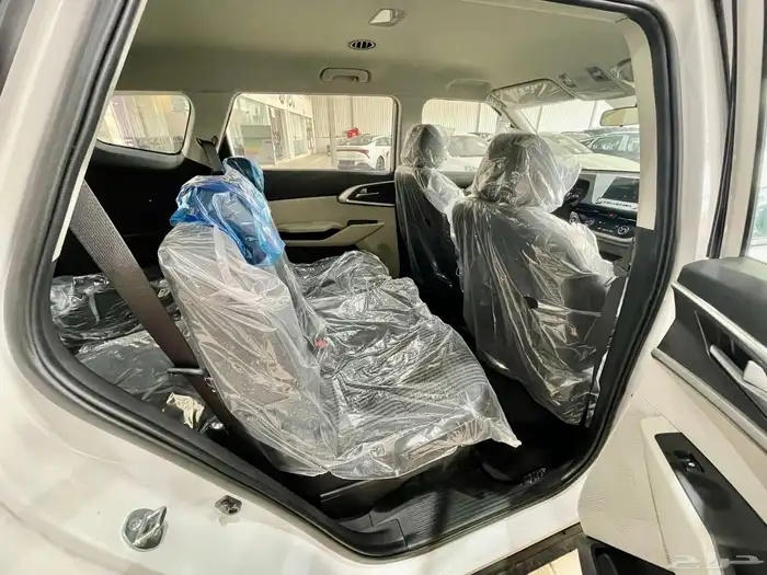 كيا كارينز نص فل 2025 10