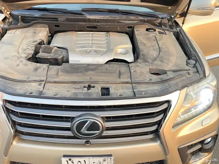 جيب لكزس LX570 موديل 2015 قمة في النظافة. 28