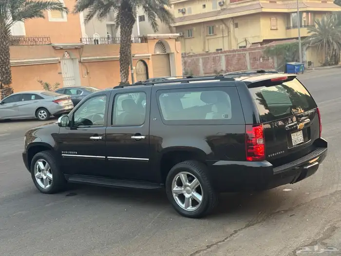 شيفرولية سوبربان 2013 اسود ملكي نظيف للبيع 14