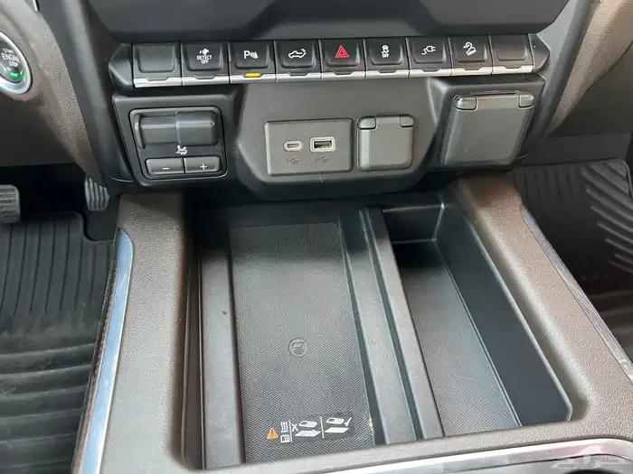 شيفرولية سلفرادو 2021 سعودي RST قير علاق 8 سرندل شبه جديد 17