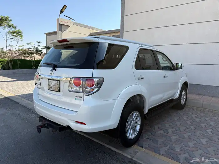 فورتشنر 2015 دبل مخزن ماشي 60 الف فقط 1