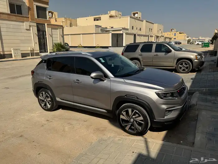 ماشي 142 الف باسم اختي وكاله يوجد رش في الباب الخلفي فقط 0