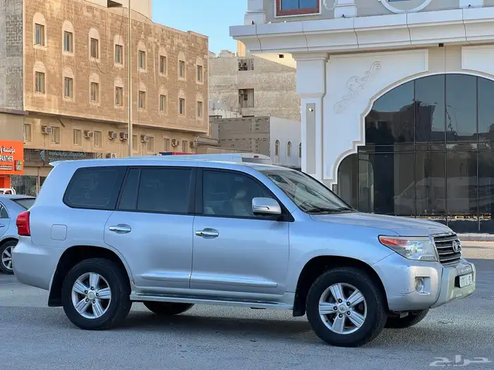 تويوتا لاند كروزر جيب موديل 2013 قمة النظافه 18