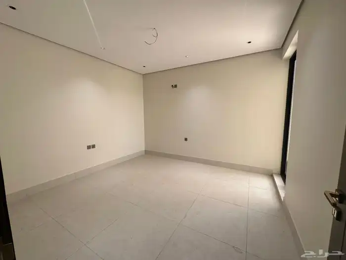 فيلا ارضيه للبيع مدخل خاص حي الاخضر 14