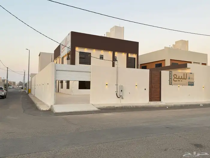 للبيع فيلا كبيره مودرن البكيريه حي الرياض 1