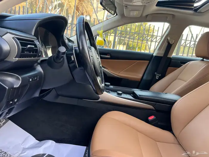 لكزس lS 300 2020 سعودي 14