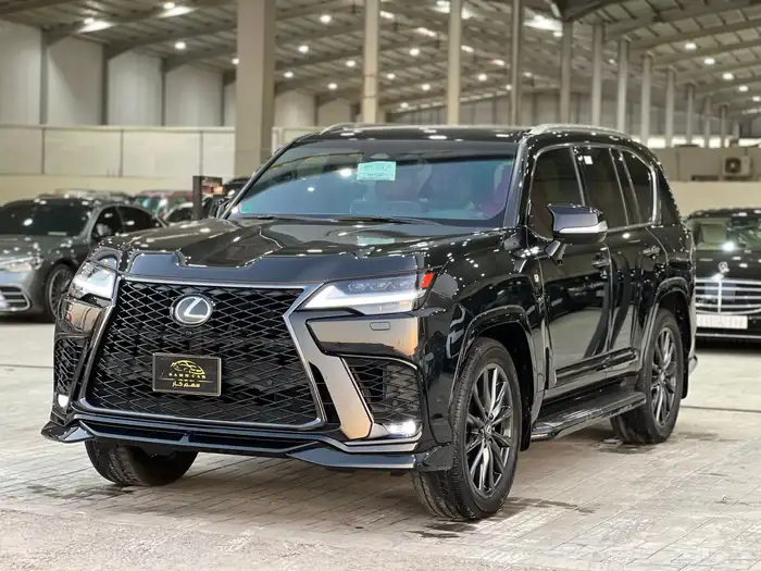 لكزس LX600 سبورت F موديل 2025 1
