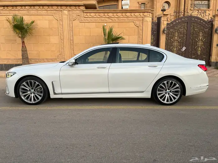 بي ام دبليو 730 2020 15