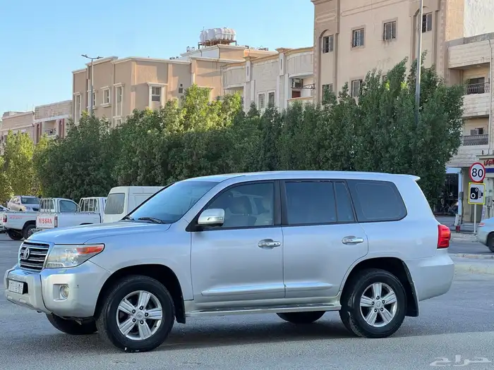 تويوتا لاند كروزر جيب موديل 2013 قمة النظافه 5