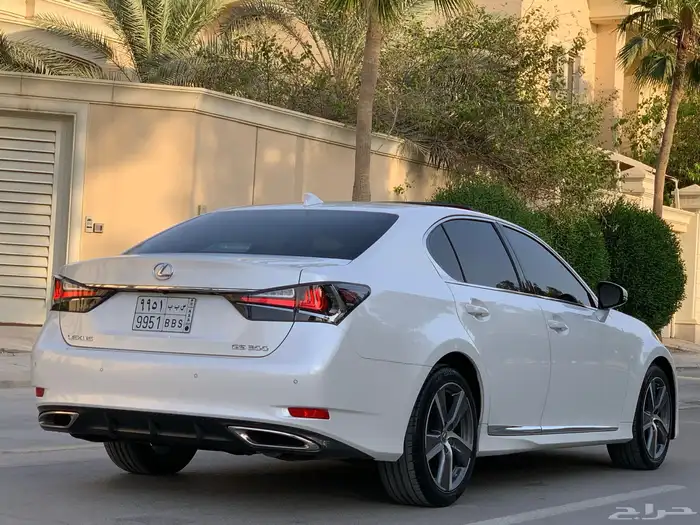 لكزس GS300 موديل 2018 بحالة الوكاله ممشى 26 الف 12