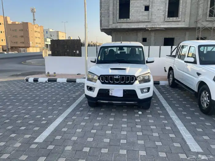 وانيت مهانيدرا 2022 ديزل قير اوتامتيك للبيع او الايجار 11