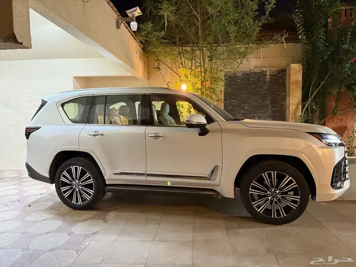 لكزس Lx600 BB 2025 اصفار 12