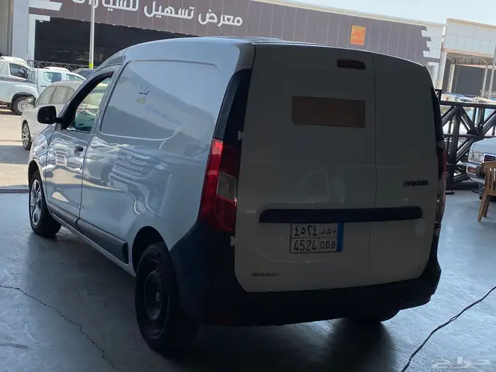 رينو دوكر بضاعه بنزين قير عادي 2018 3