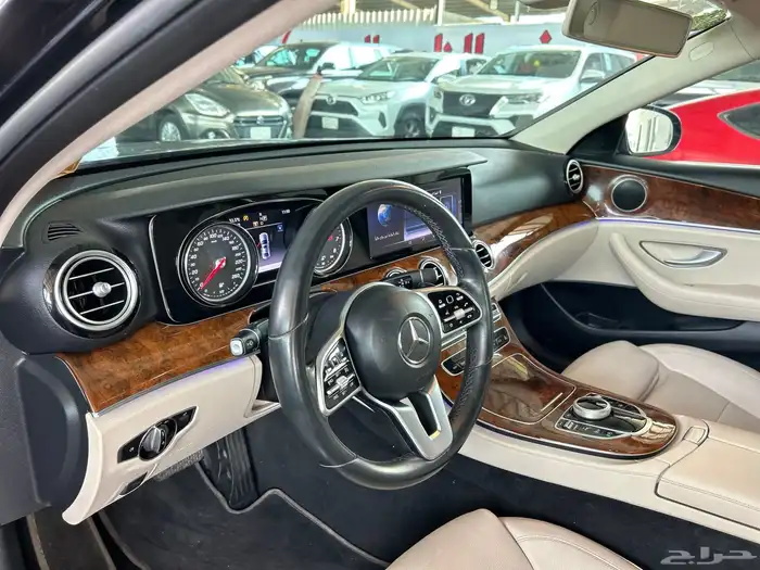 مرسيدس E200 2019 10