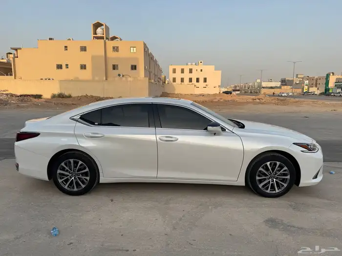 للبيع لكزز 250 ES اربعة سنلدر بحالة الوكالة 5