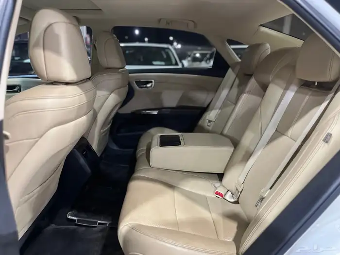 تويوتا افالون2015 فل كامل ليمتيد 29