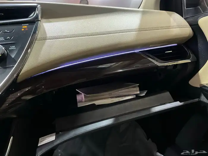 تويوتا افالون2015 فل كامل ليمتيد 36