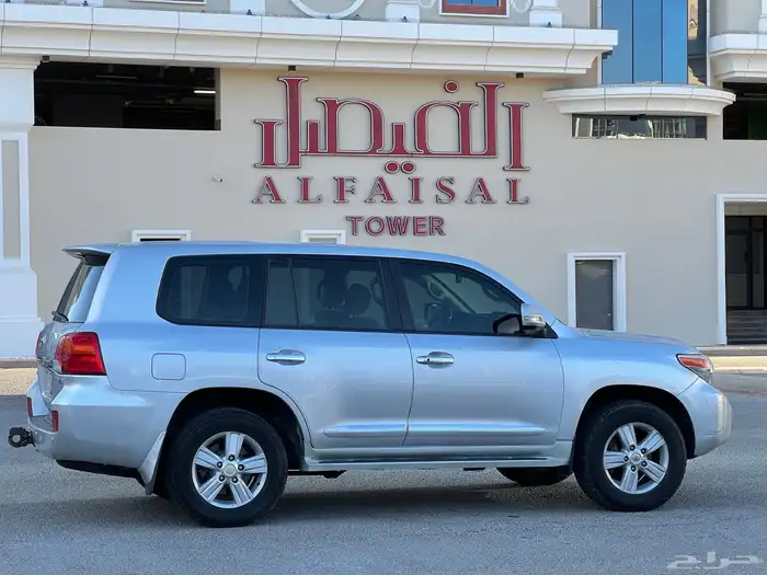 تويوتا لاند كروزر جيب موديل 2013 قمة النظافه 15