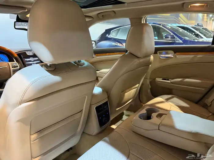 كرايزلر 2014 C300 (( بحالة ممتازة )) 15