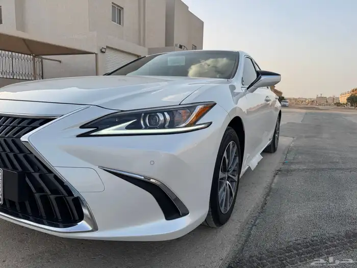 للبيع لكزز 250 ES اربعة سنلدر بحالة الوكالة 0