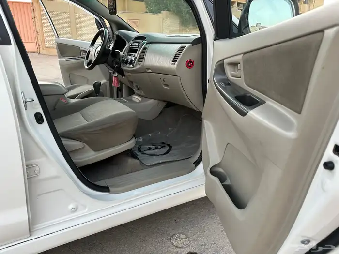 للبيع انوفا 2015 نظيفة جدا 24