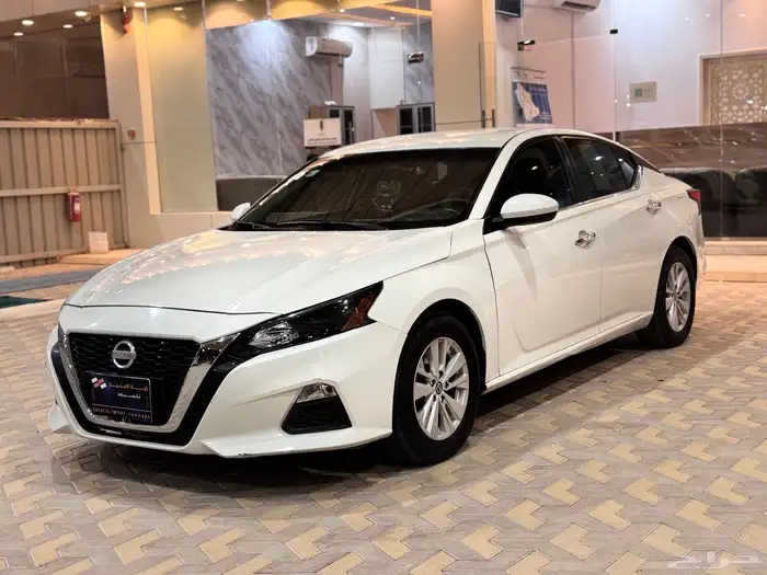نيسان التيما موديل 2022 3