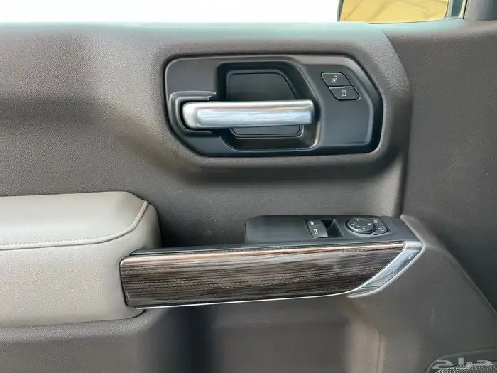 شيفرولية سلفرادو 2021 سعودي RST قير علاق 8 سرندل شبه جديد 6