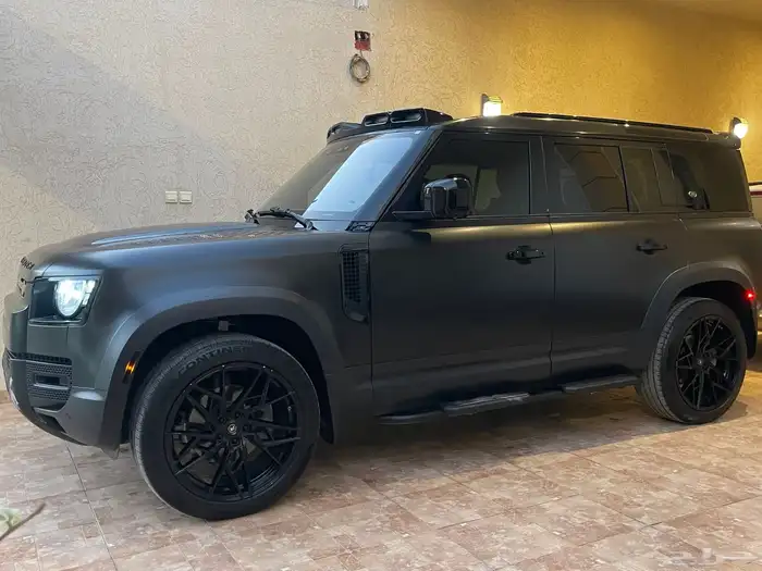 للبيع ديفندر SE موديل 2020 ماشي 70 الف 3