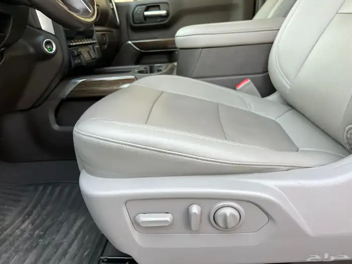 شيفرولية سلفرادو 2021 سعودي RST قير علاق 8 سرندل شبه جديد 8