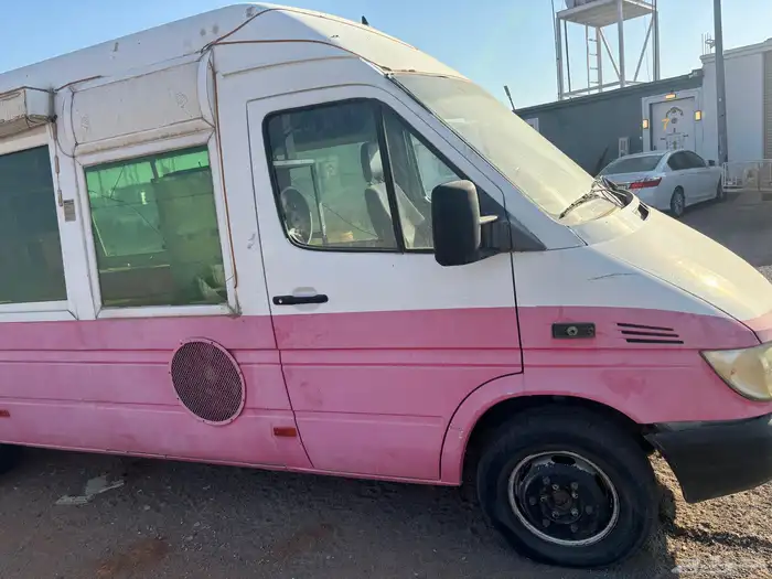 مرسيدس فان 2001 لبيع الايسكريم 4