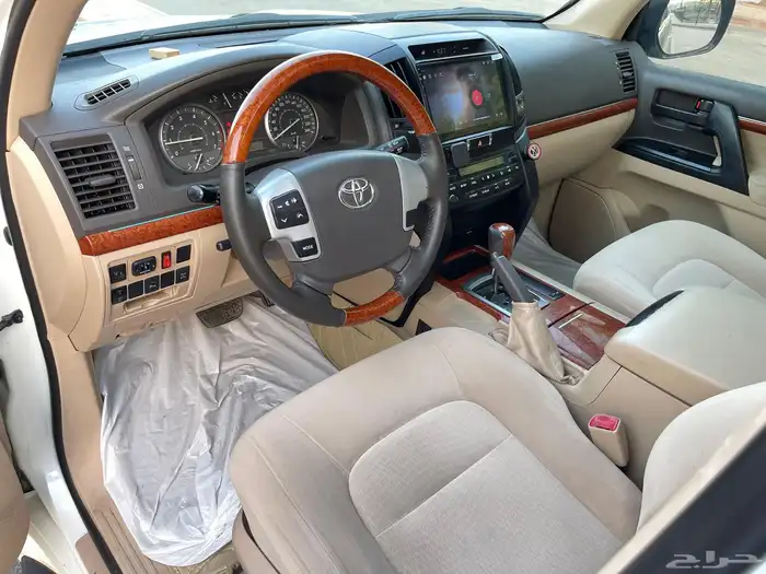 تويوتا لاندكروزر 2015 GXR فل سعودي 9