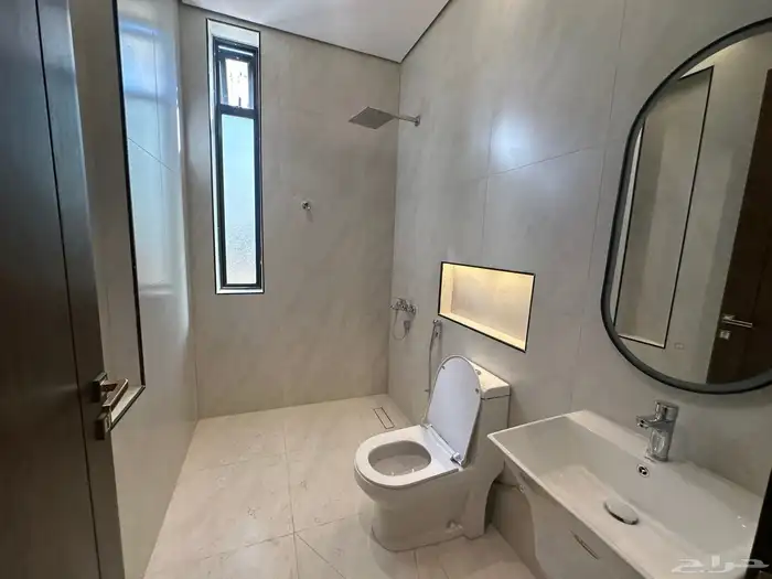 فيلا ارضيه للبيع مدخل خاص حي الاخضر 21