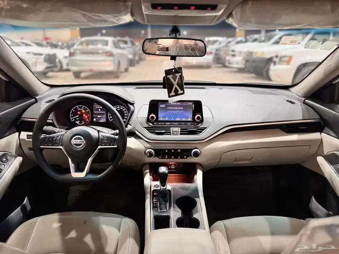 نيسان التيما موديل 2022 13