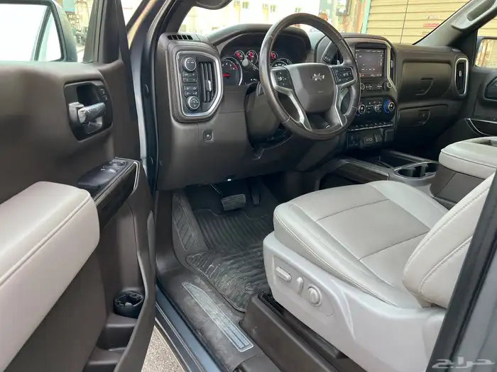 شيفرولية سلفرادو 2021 سعودي RST قير علاق 8 سرندل شبه جديد 2