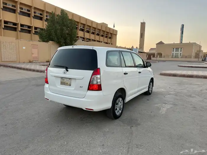 للبيع انوفا 2015 نظيفة جدا 5