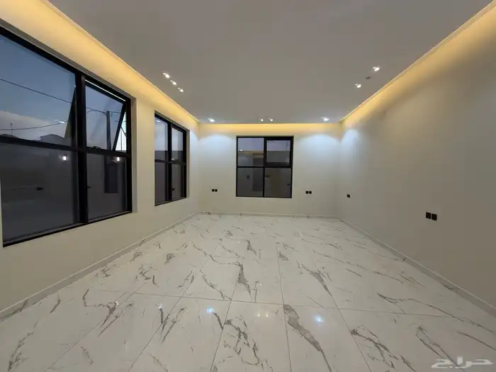 للبيع فيلا كبيره مودرن البكيريه حي الرياض 19