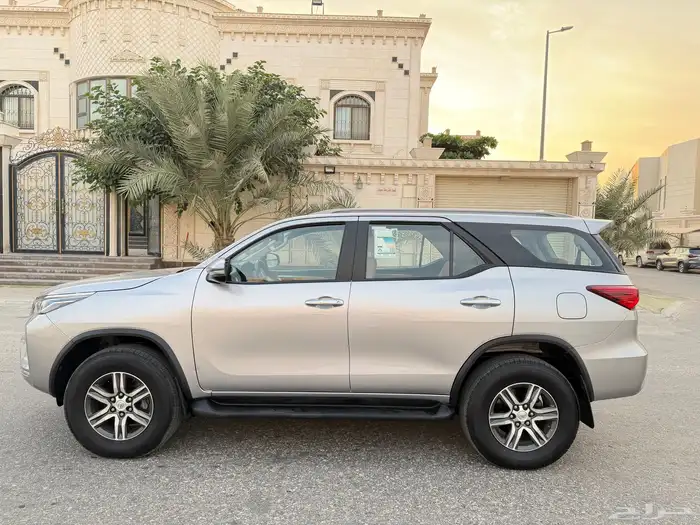 فورشنر 2022 VX سعودي نظيف .. 0