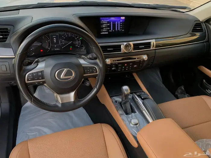 لكزس GS300 موديل 2018 بحالة الوكاله ممشى 26 الف 33
