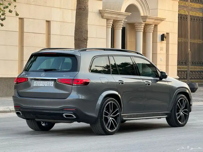 مرسيدس GLS 450 موديل 2020 كت AMG ممشى 68 الف تشيكات وكاله 18