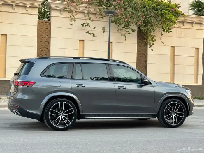 مرسيدس GLS 450 موديل 2020 كت AMG ممشى 68 الف تشيكات وكاله 20