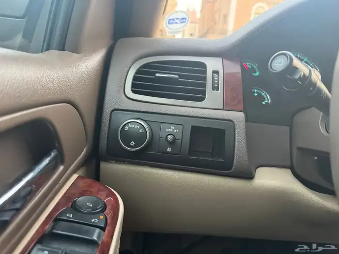 شيفرولية سوبربان 2013 اسود ملكي نظيف للبيع 41