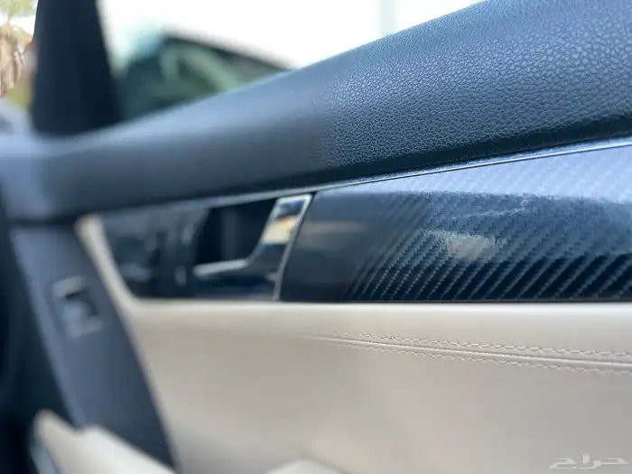 للبيع مرسيدس c63 2010 AMG 19