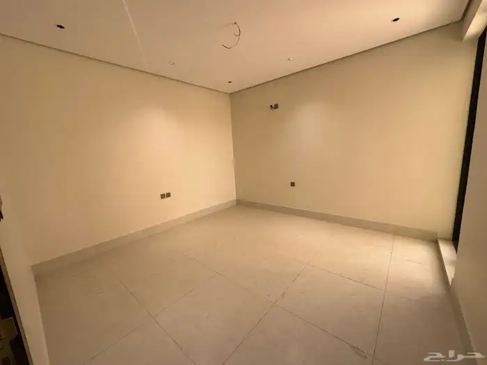 فيلا ارضيه للبيع مدخل خاص حي الاخضر 13