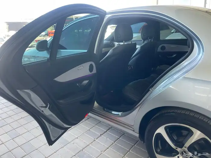 مرسيدس 2021 E250 رادار قياده ذاتيه فتحه سقف ( بنزين ) 2.0T 8