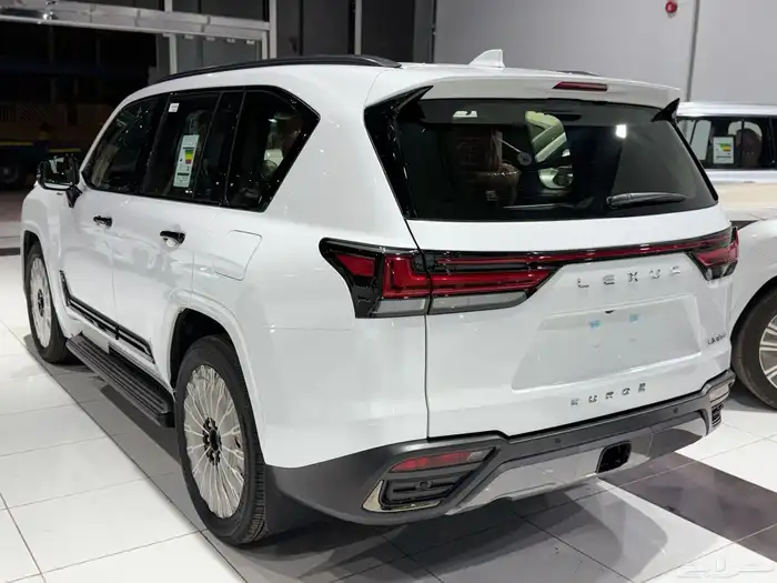 لكزس LX 600 بريمي VIP ابيض بلاك ادشن داخل - جملي نظام 50-50 3